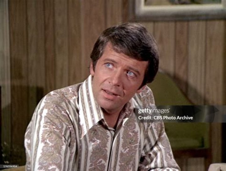 Robert Reed: The Real Story of The Brady Bunch's Mike Brady
