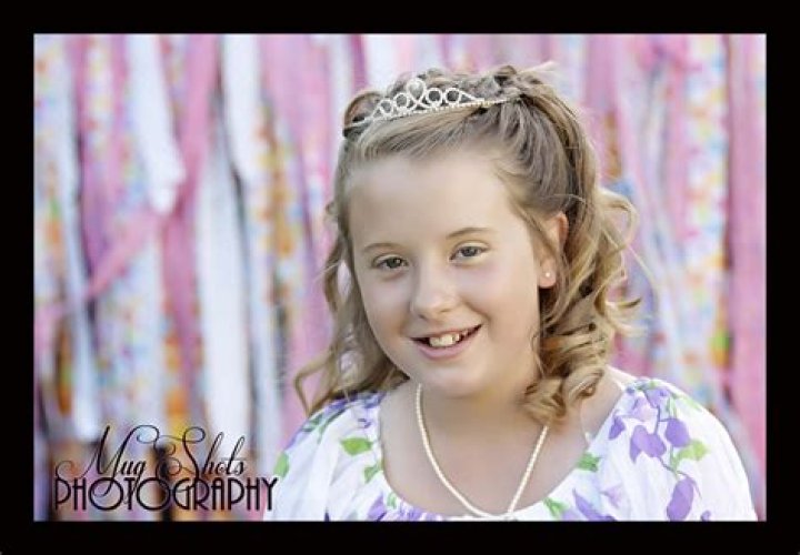 The Story Behind the Viral "Buscar Kid and His Mom" Video